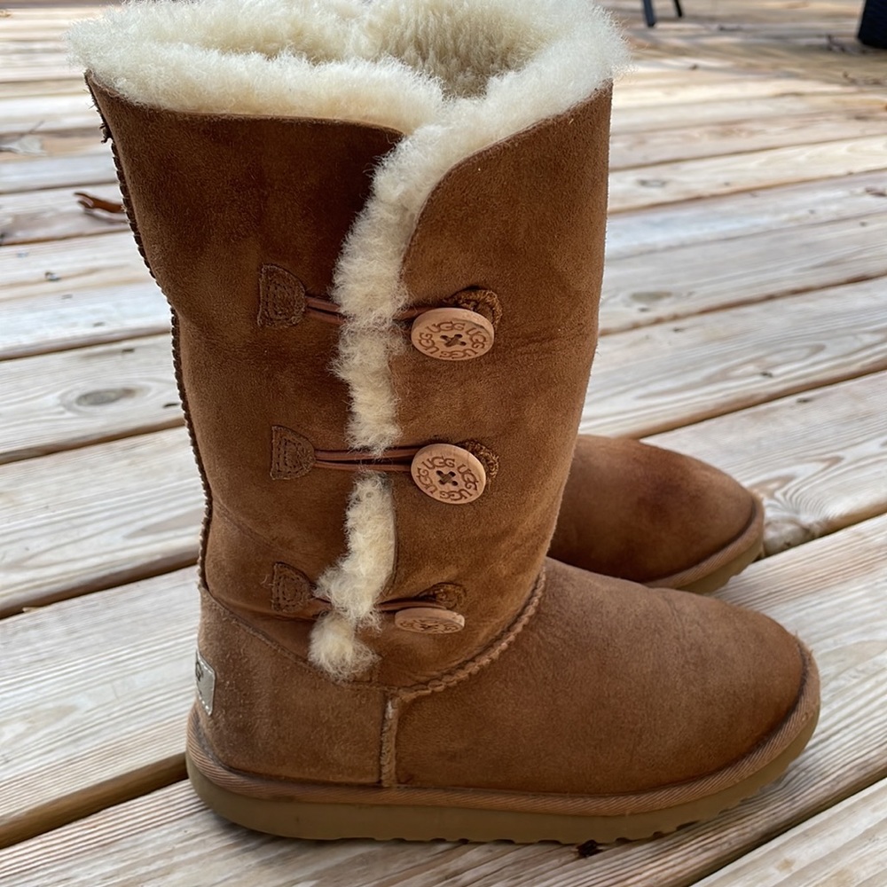 Ugg Bailey Button Triplet Ii Boot Size 5 - image 5